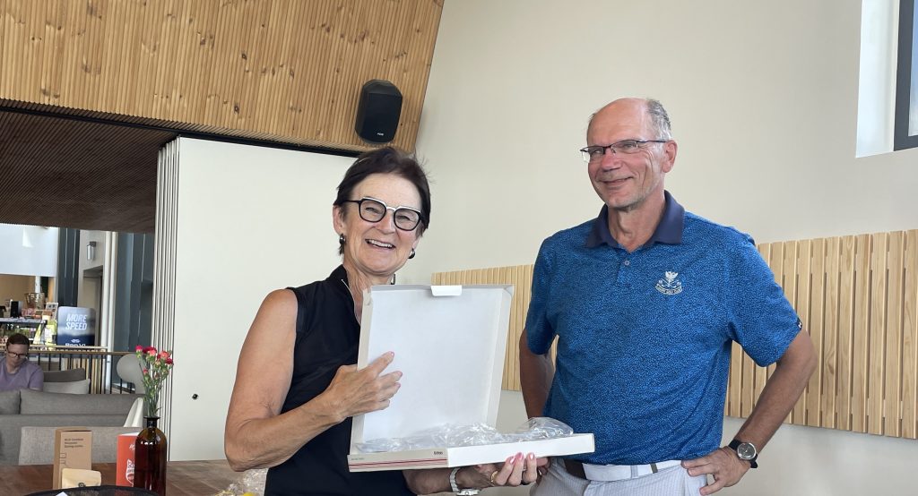 Pääkaupunkiseudun Pohojalaasten 1. golfmestaruus Keijo Kiviluomalle